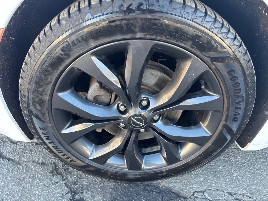 2018 Chrysler Pacifica Image 10