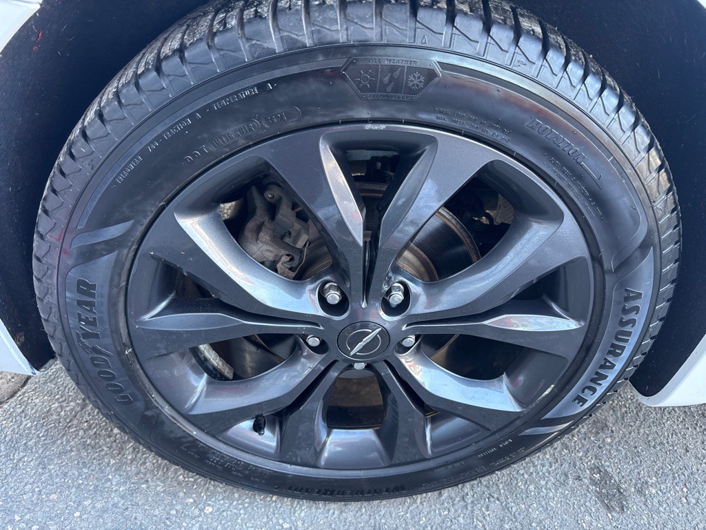 2018 Chrysler Pacifica Image 12