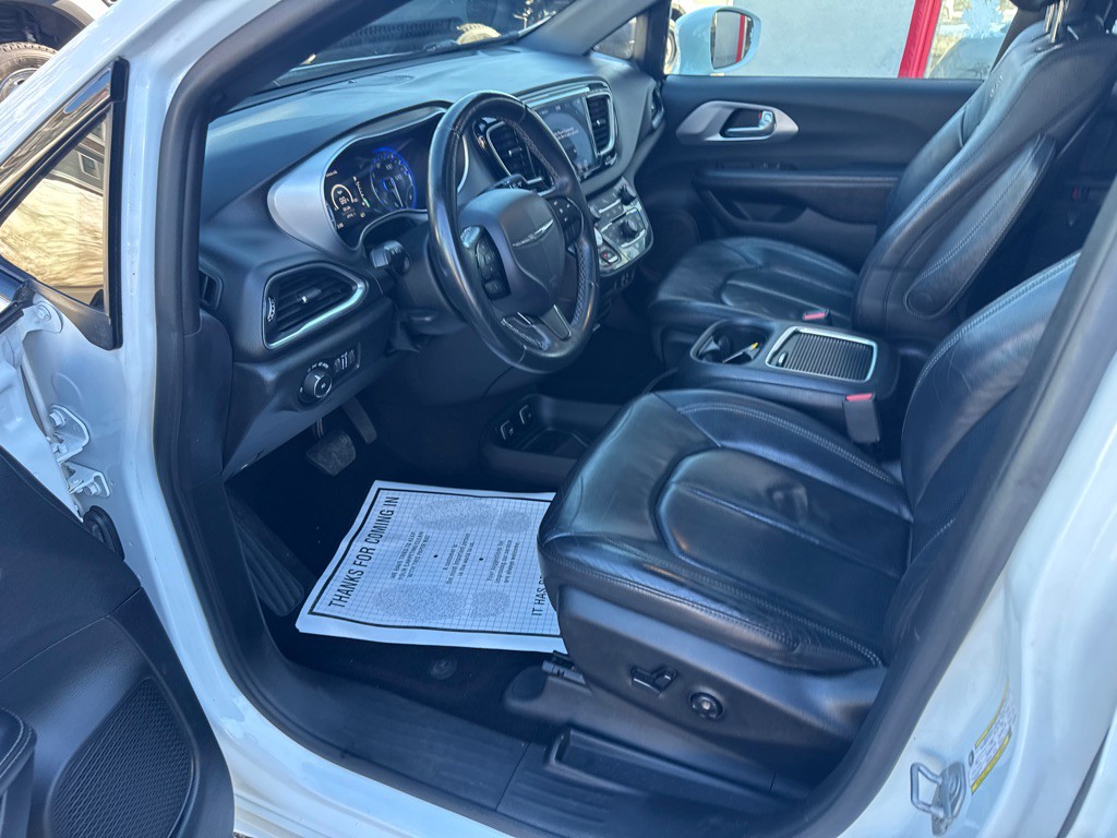 2018 Chrysler Pacifica Image 14