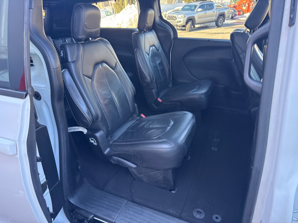 2018 Chrysler Pacifica Image 21