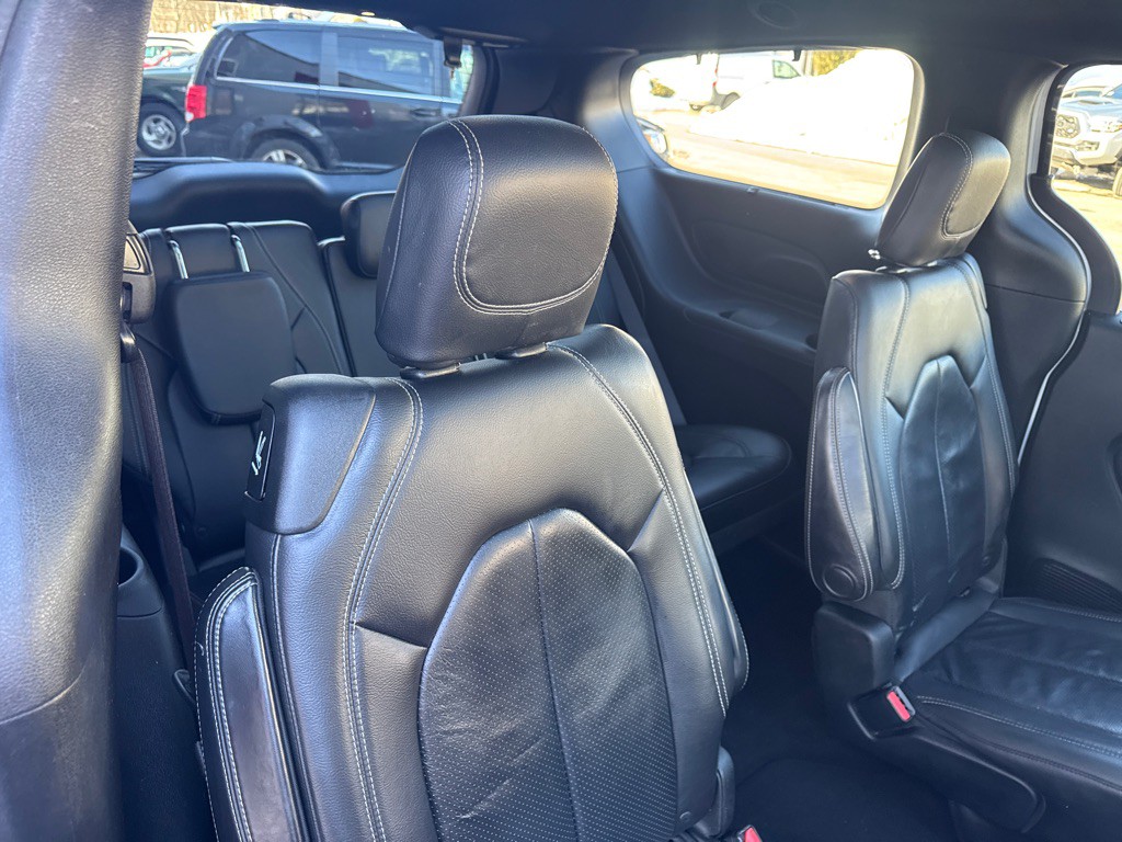 2018 Chrysler Pacifica Image 22