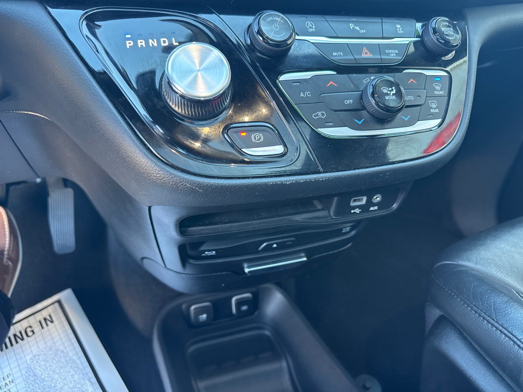 2018 Chrysler Pacifica Image 31