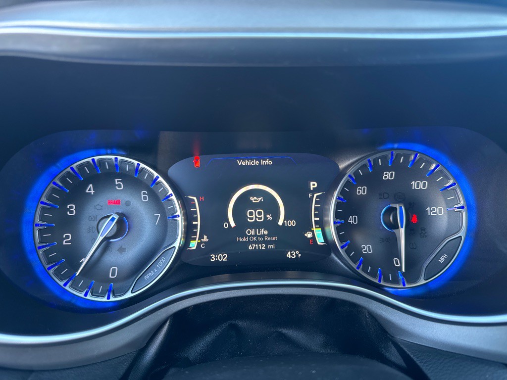 2018 Chrysler Pacifica Image 32