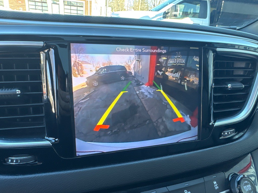 2018 Chrysler Pacifica Image 33