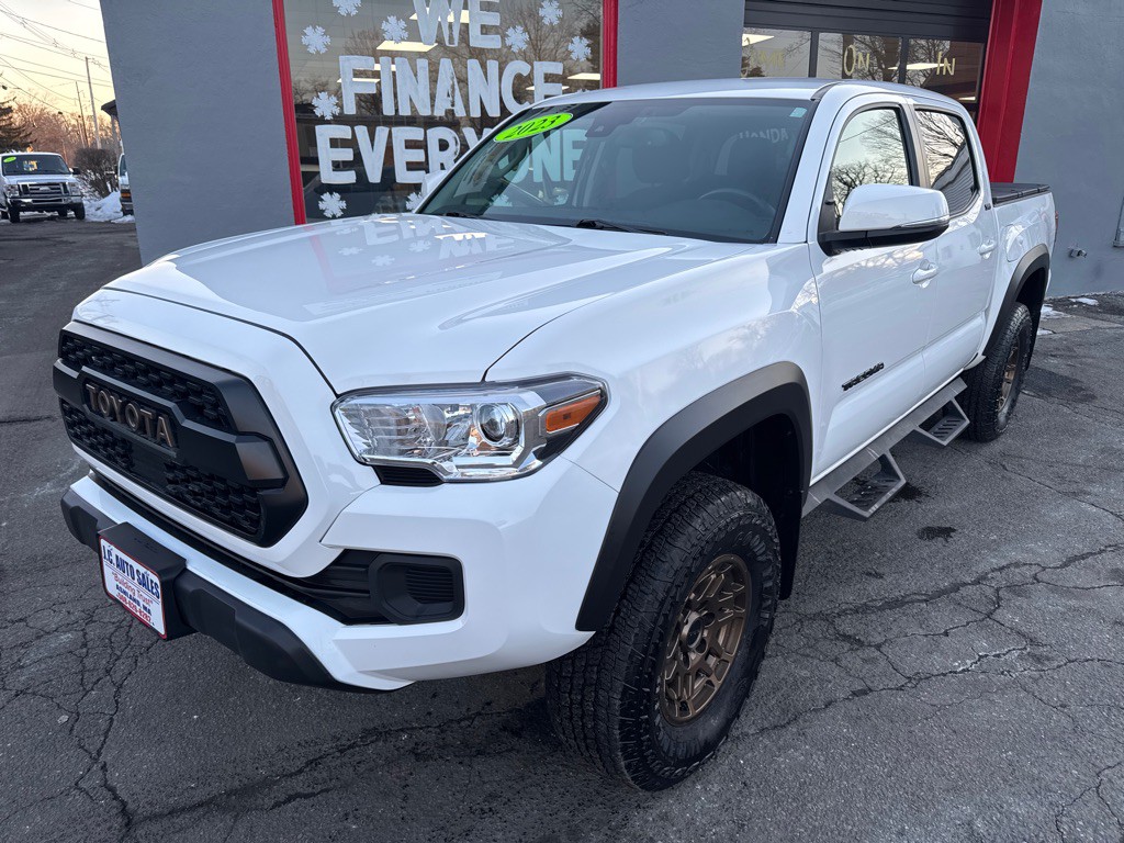 2023 Toyota Tacoma Image 1