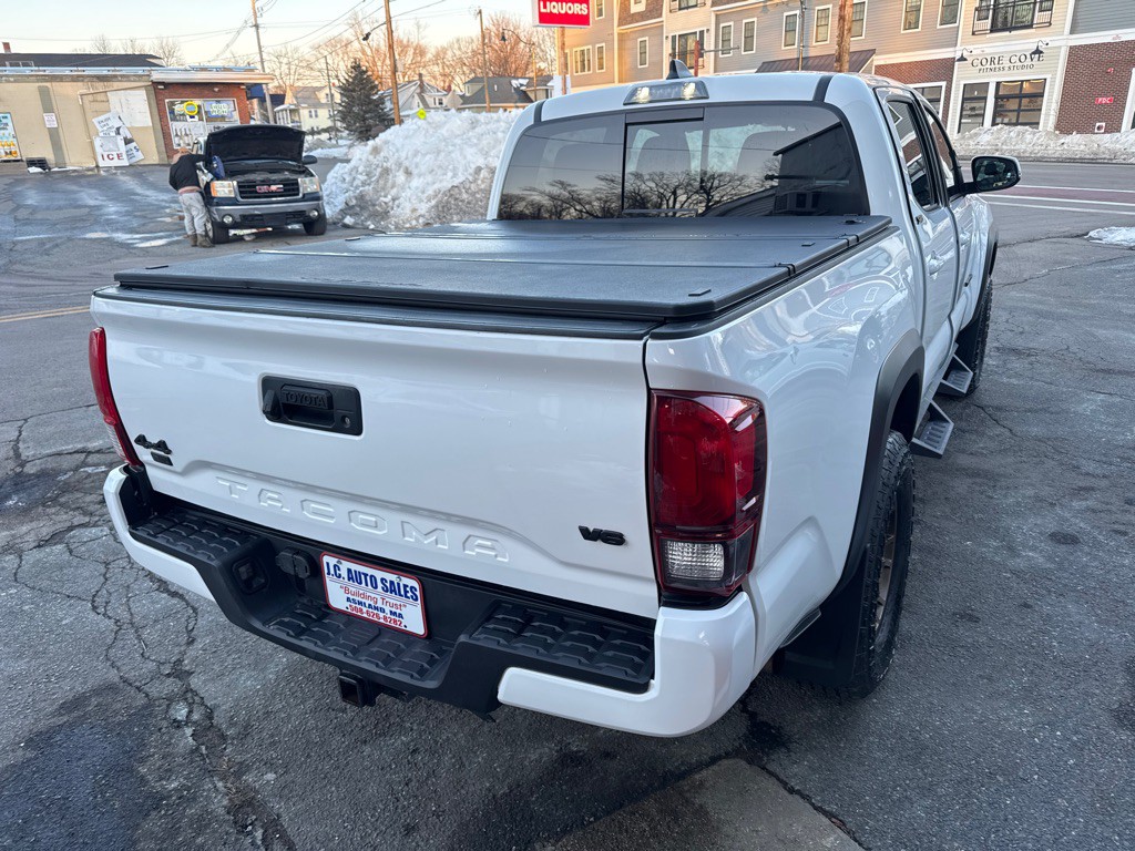 2023 Toyota Tacoma Image 5