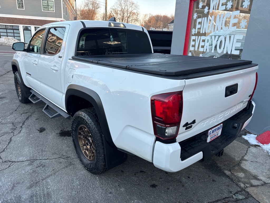 2023 Toyota Tacoma Image 7