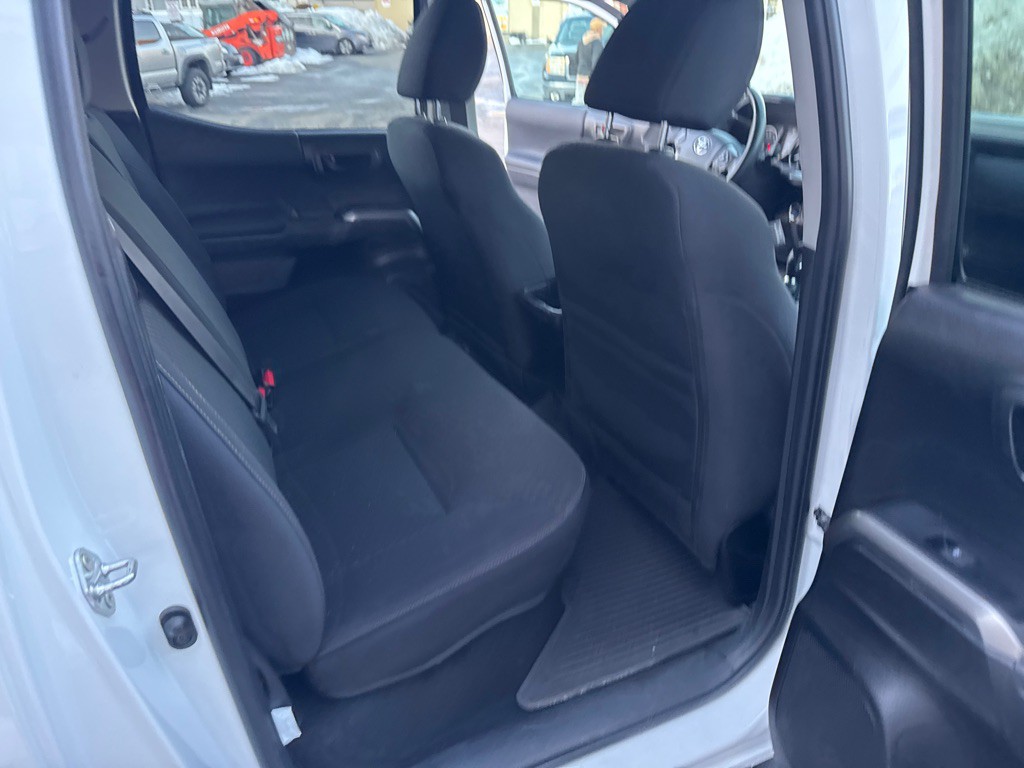 2023 Toyota Tacoma Image 21