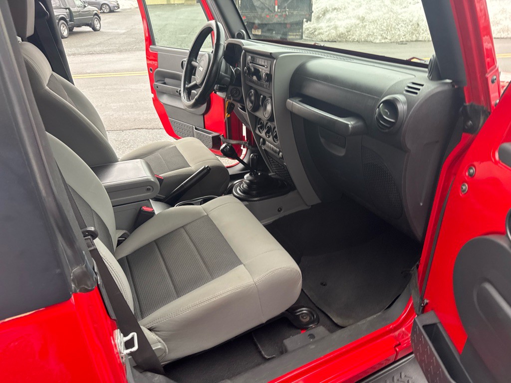 2009 Jeep Wrangler Image 18
