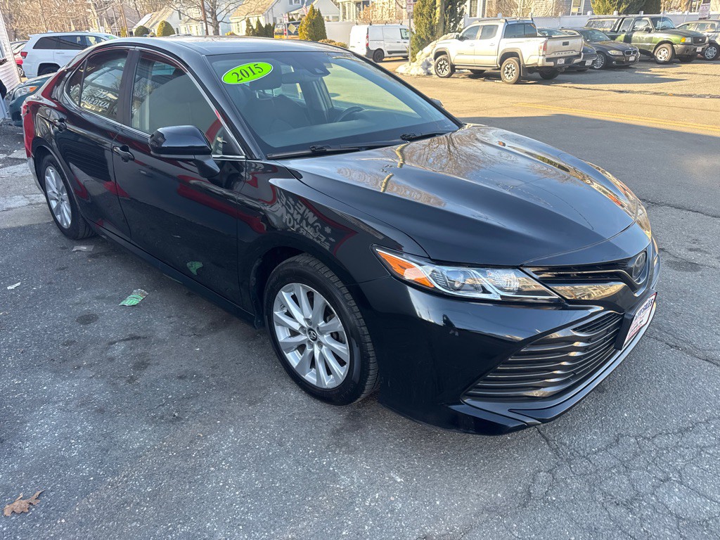 2019 Toyota Camry Image 3