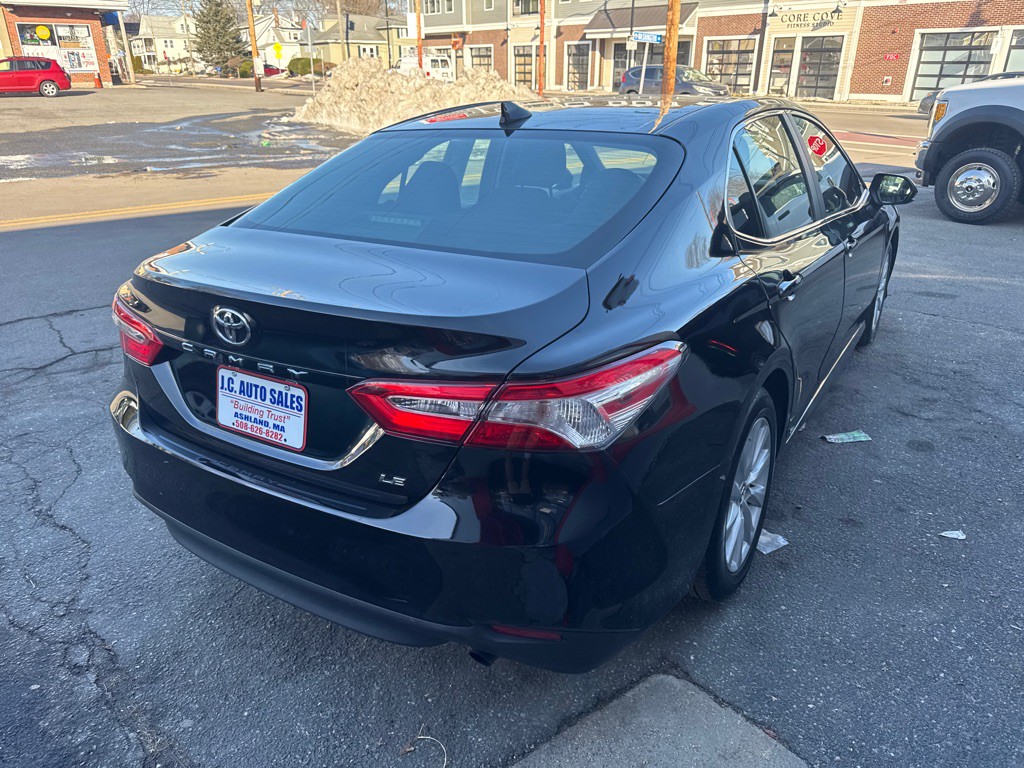 2019 Toyota Camry Image 4