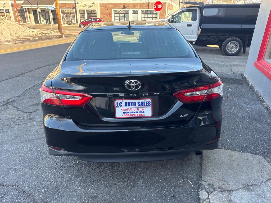 2019 Toyota Camry Image 5