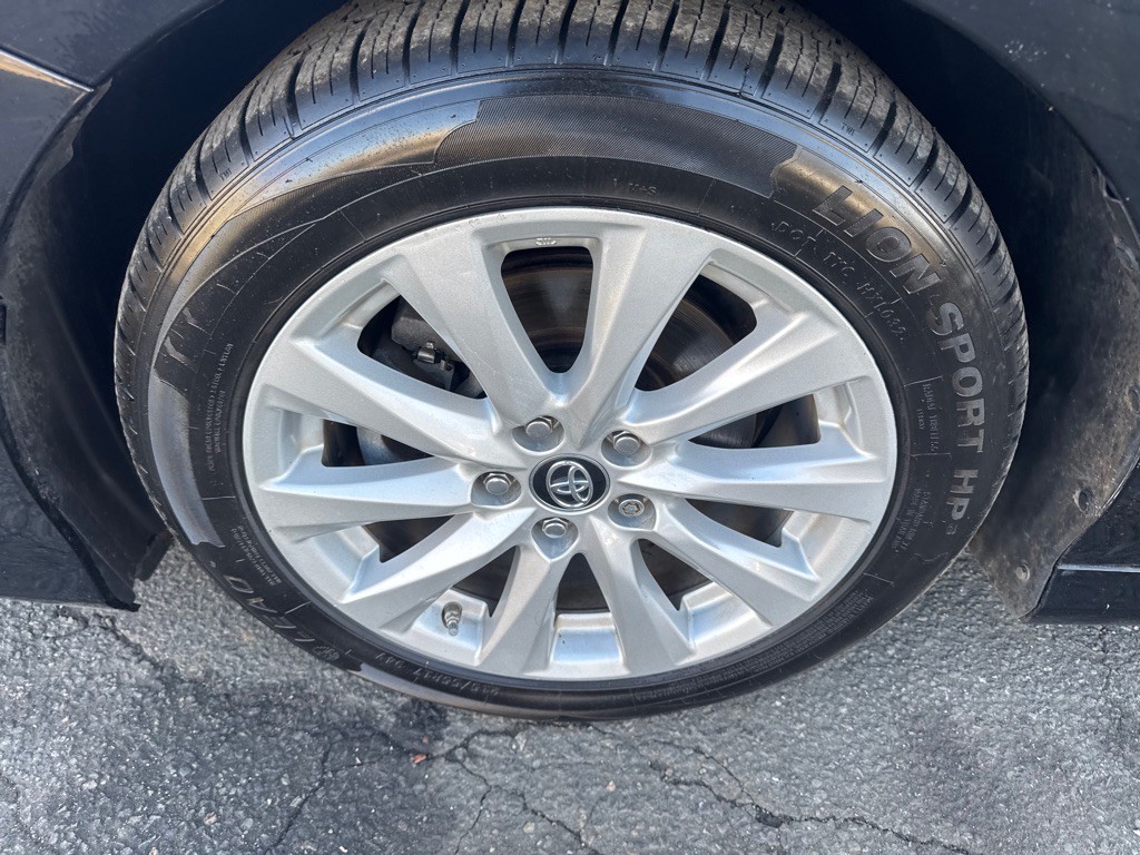 2019 Toyota Camry Image 9