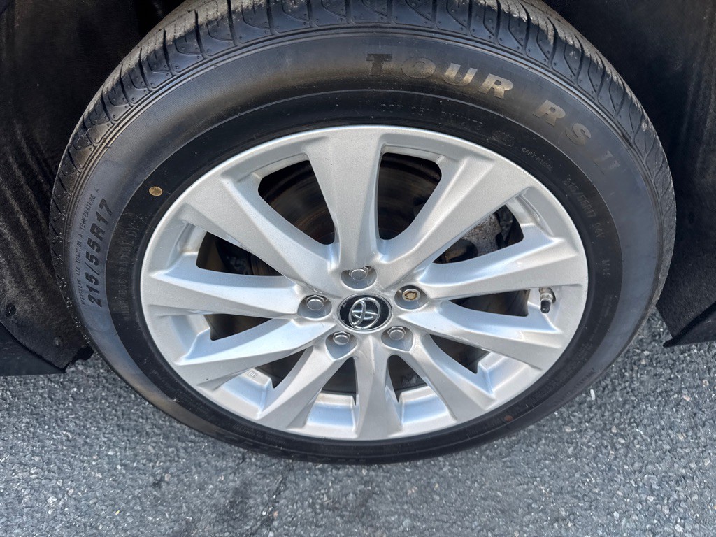 2019 Toyota Camry Image 10