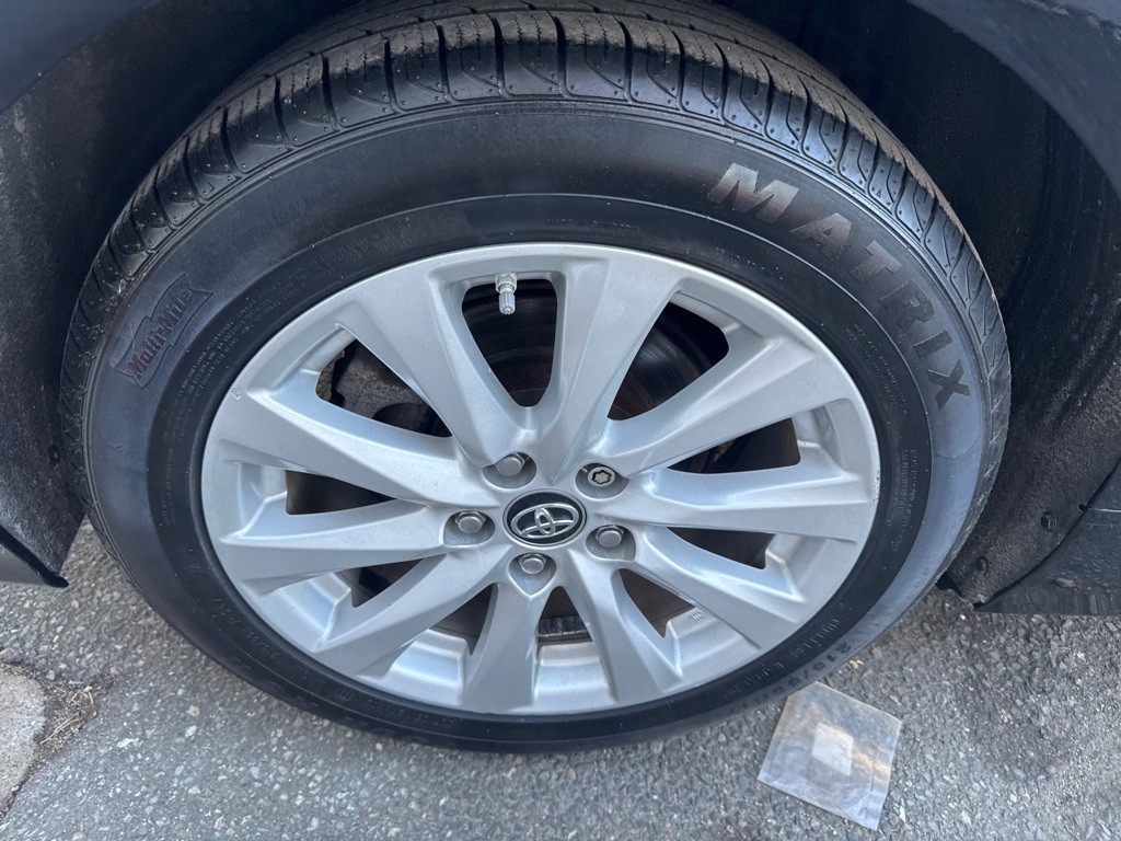 2019 Toyota Camry Image 11