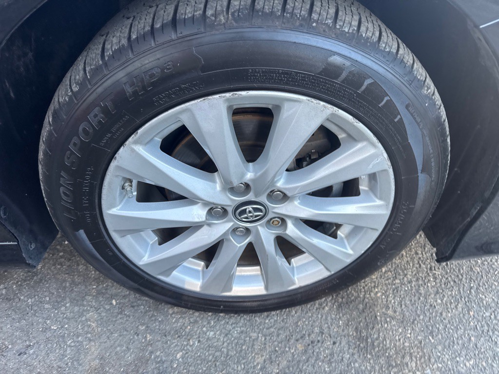 2019 Toyota Camry Image 12