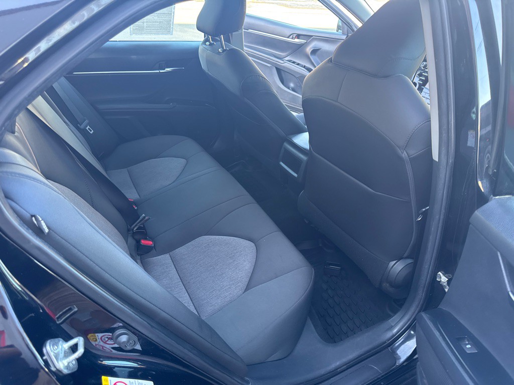 2019 Toyota Camry Image 19