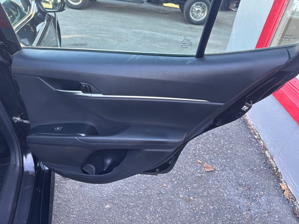 2019 Toyota Camry Image 20