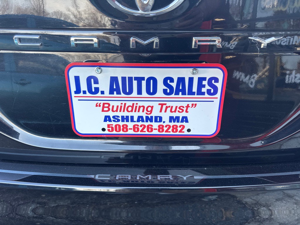 2019 Toyota Camry Image 23