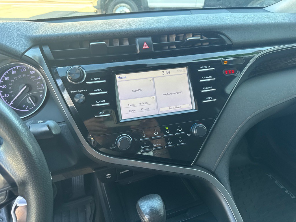 2019 Toyota Camry Image 26