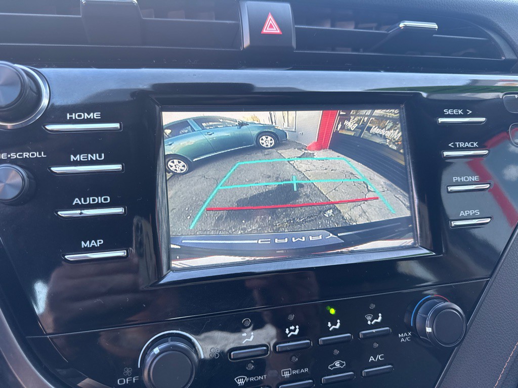 2019 Toyota Camry Image 30