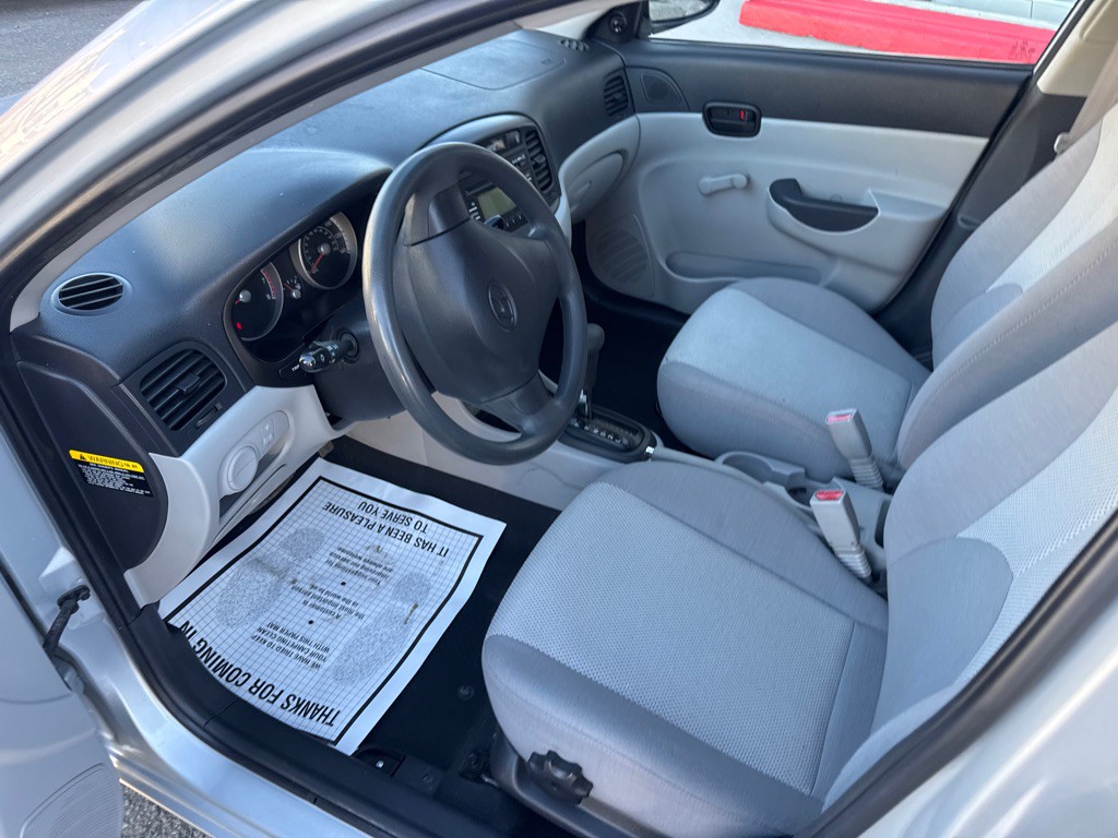 2009 Hyundai Accent Image 14