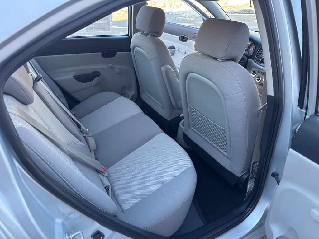 2009 Hyundai Accent Image 20