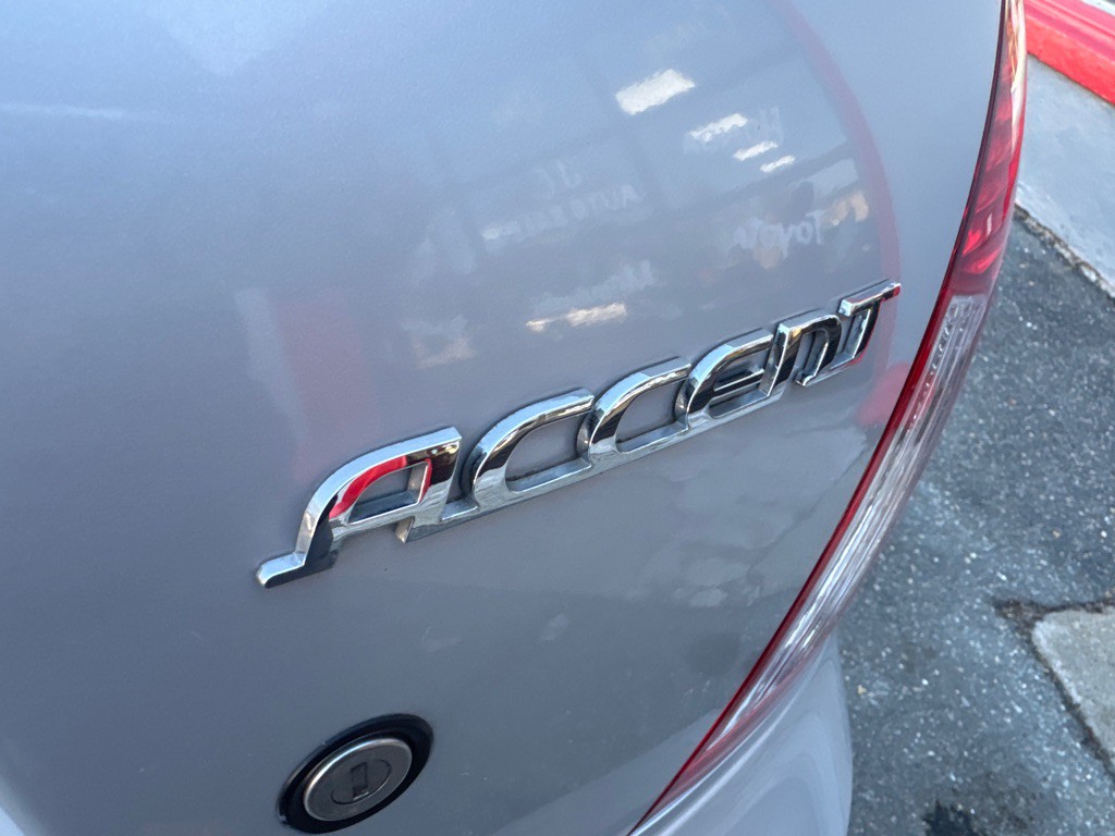 2009 Hyundai Accent Image 23