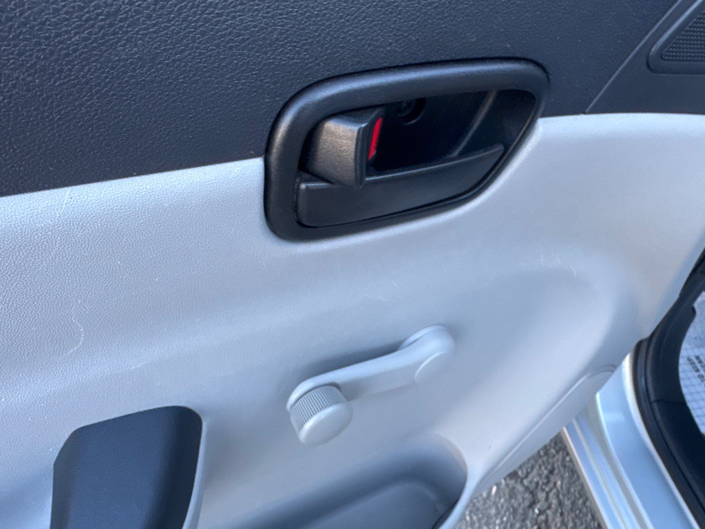 2009 Hyundai Accent Image 25