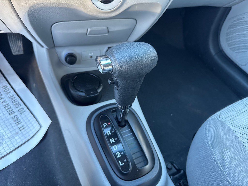 2009 Hyundai Accent Image 27