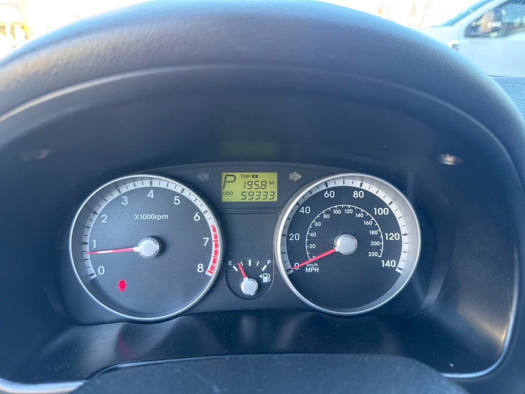 2009 Hyundai Accent Image 28