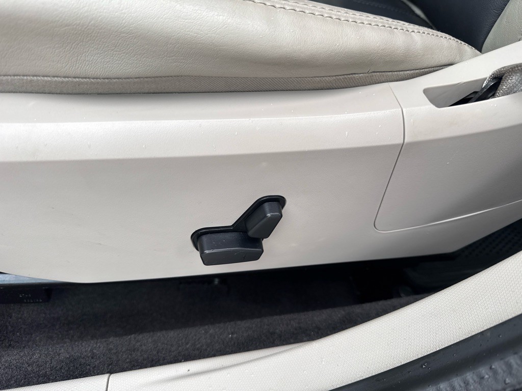 2010 Dodge Avenger Image 27