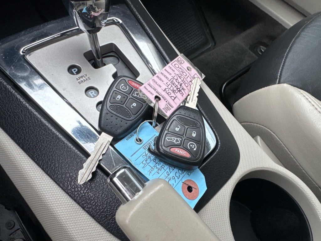 2010 Dodge Avenger Image 32