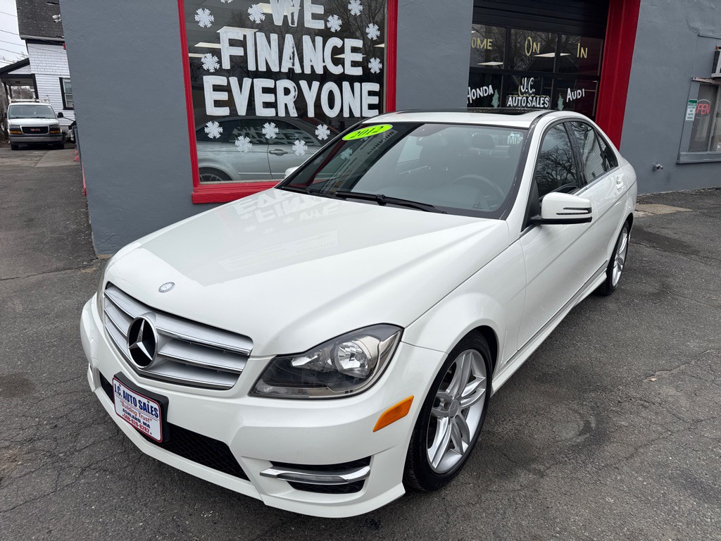 2012 Mercedes-Benz C-Class Image 1