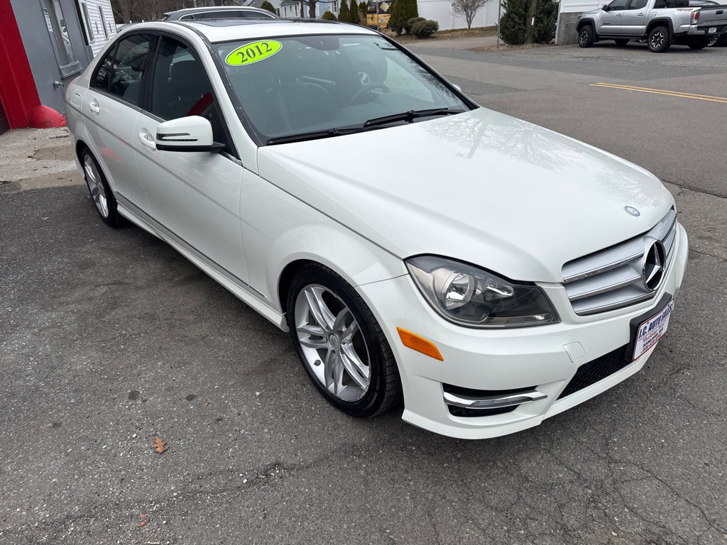 2012 Mercedes-Benz C-Class Image 3