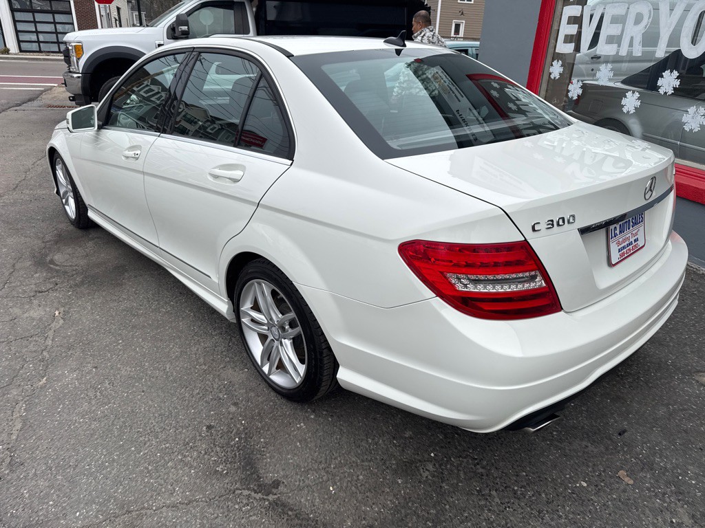 2012 Mercedes-Benz C-Class Image 7