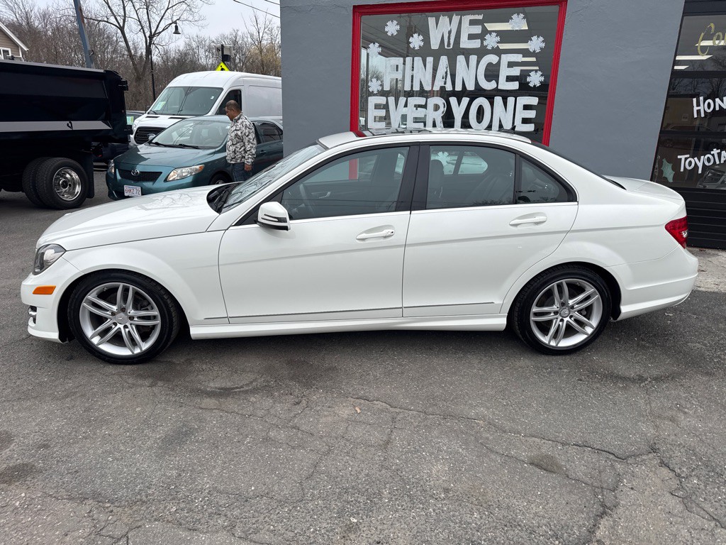 2012 Mercedes-Benz C-Class Image 8