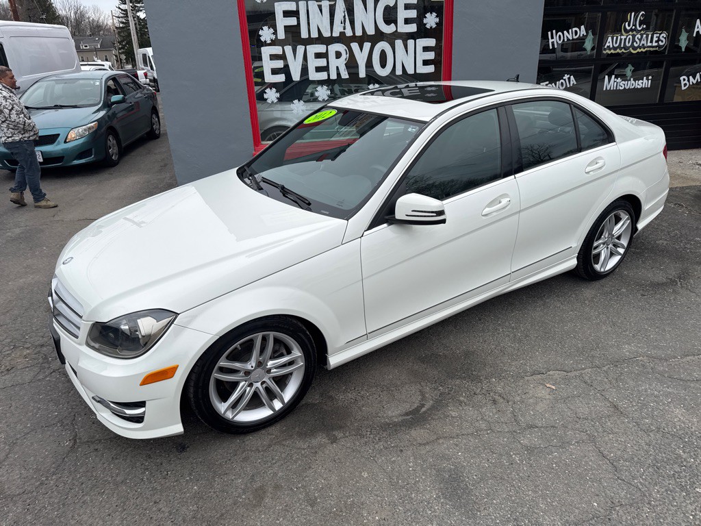 2012 Mercedes-Benz C-Class Image 9