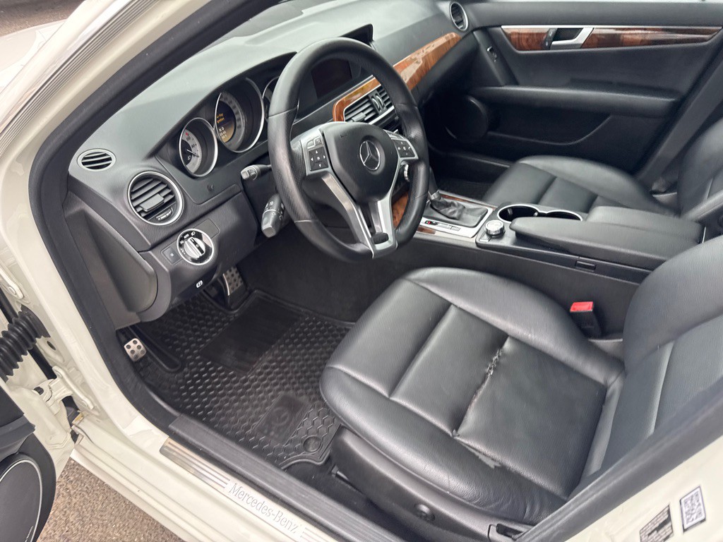 2012 Mercedes-Benz C-Class Image 15