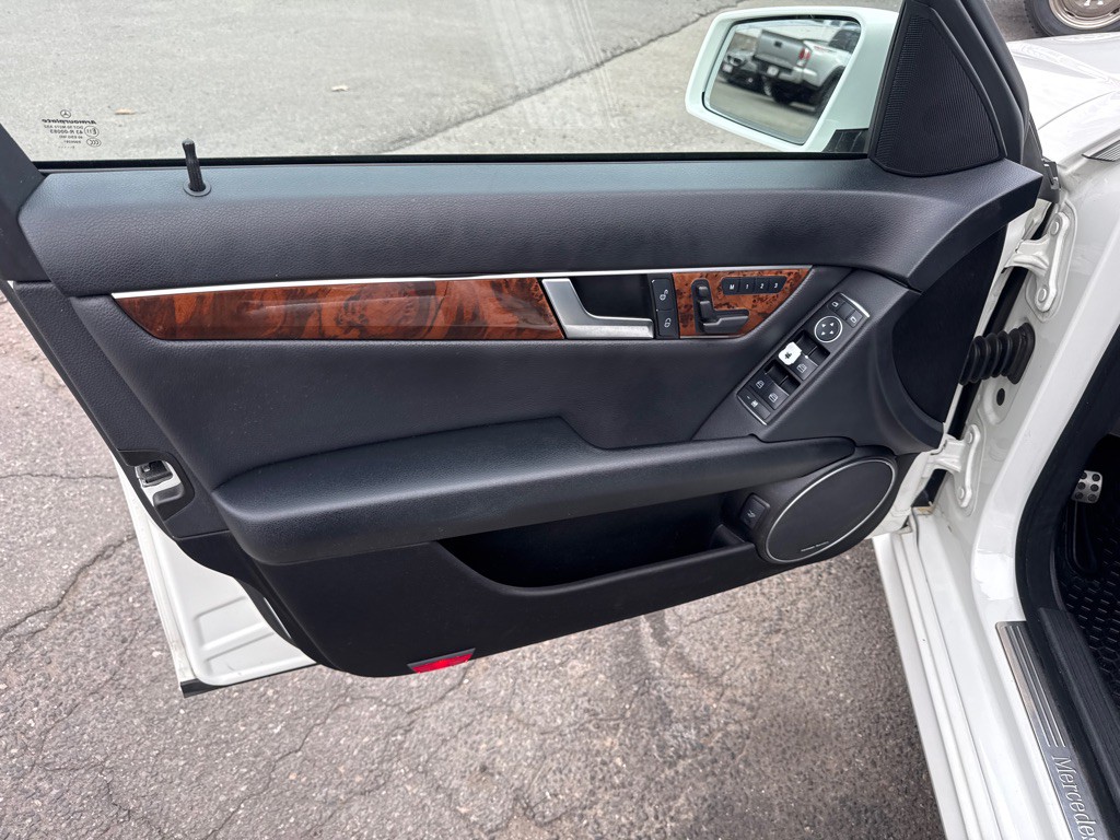 2012 Mercedes-Benz C-Class Image 16