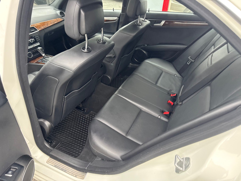 2012 Mercedes-Benz C-Class Image 17