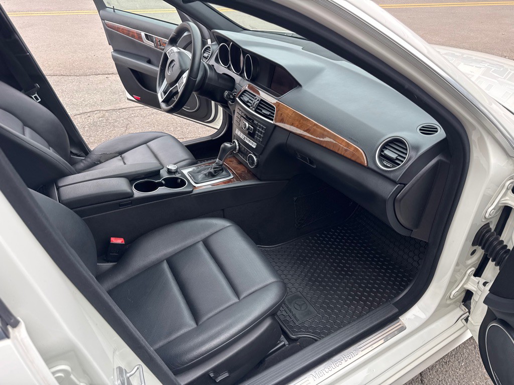 2012 Mercedes-Benz C-Class Image 19