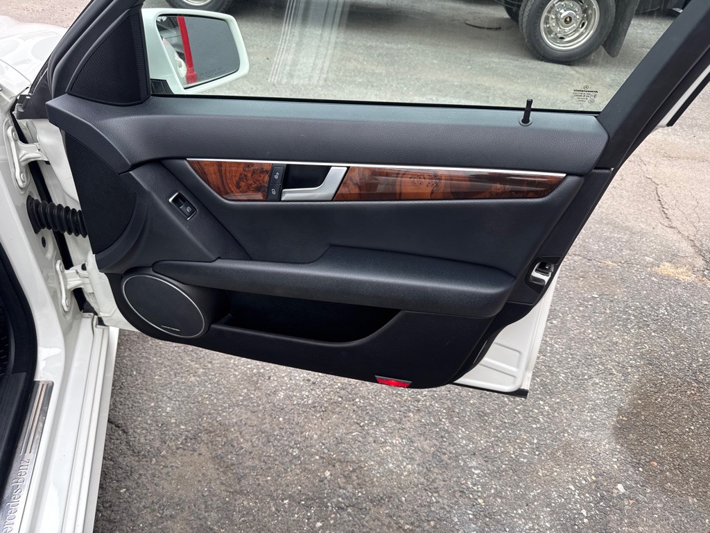 2012 Mercedes-Benz C-Class Image 20