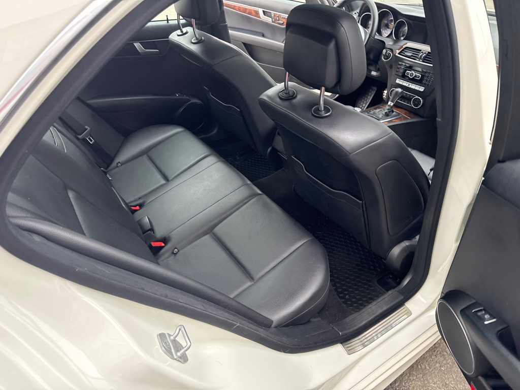 2012 Mercedes-Benz C-Class Image 21