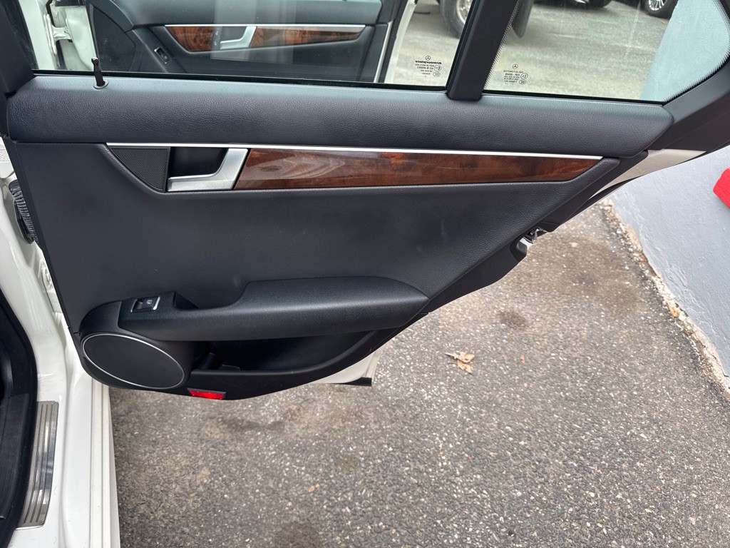 2012 Mercedes-Benz C-Class Image 22