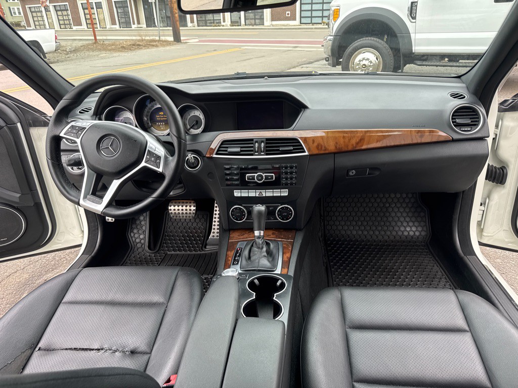 2012 Mercedes-Benz C-Class Image 23