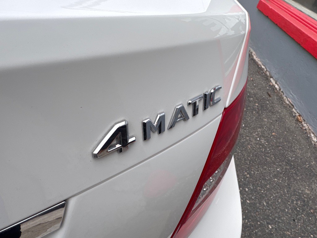 2012 Mercedes-Benz C-Class Image 24