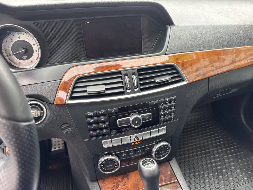 2012 Mercedes-Benz C-Class Image 27