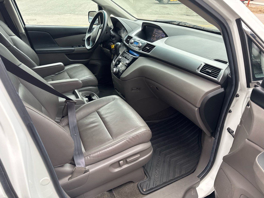 2012 Honda Odyssey Image 19