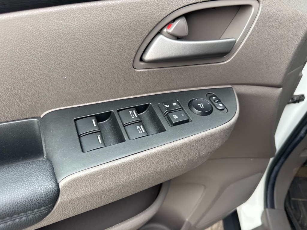 2012 Honda Odyssey Image 24